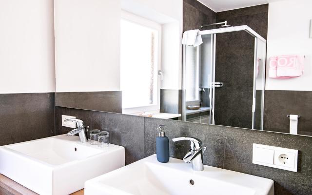 Bathroom with Shower and Two Sinks - Suite Superior