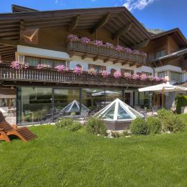 Hotel Rose im Sommer