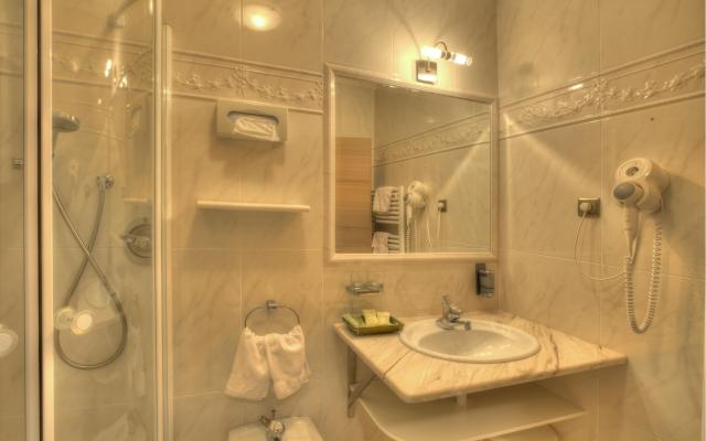 Bathroom - Comfort Room